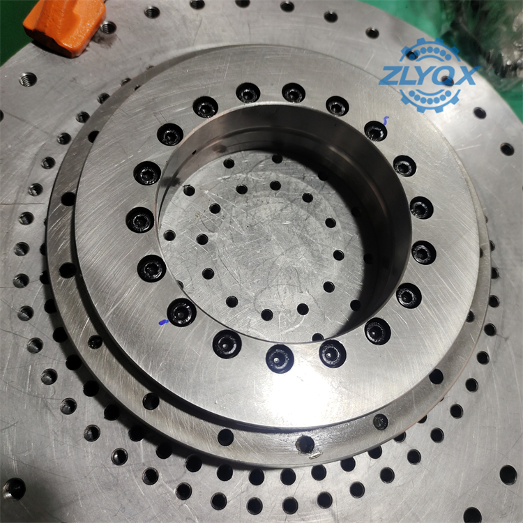 說說YRT轉(zhuǎn)臺軸承與轉(zhuǎn)盤軸承的主要區(qū)別！